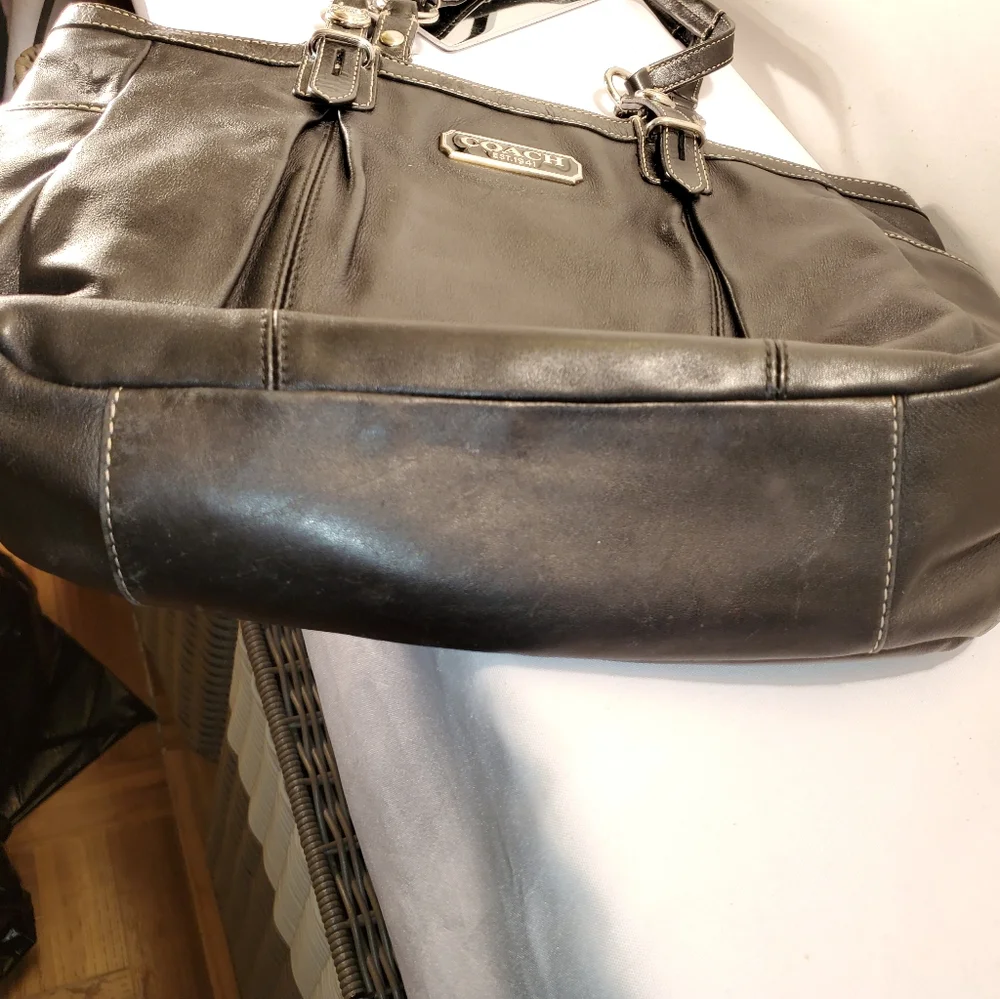 COACH MEDIUM LEATHER SATCHEL - Picture 3 of 8